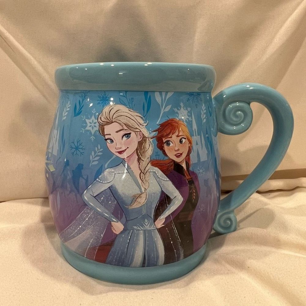 Disney Frozen Princess Elsa & Anna Ceramic Mug NEW in box. 👑 Ice Queen